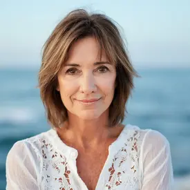 Portrait of Jackie Bass, Associate Broker